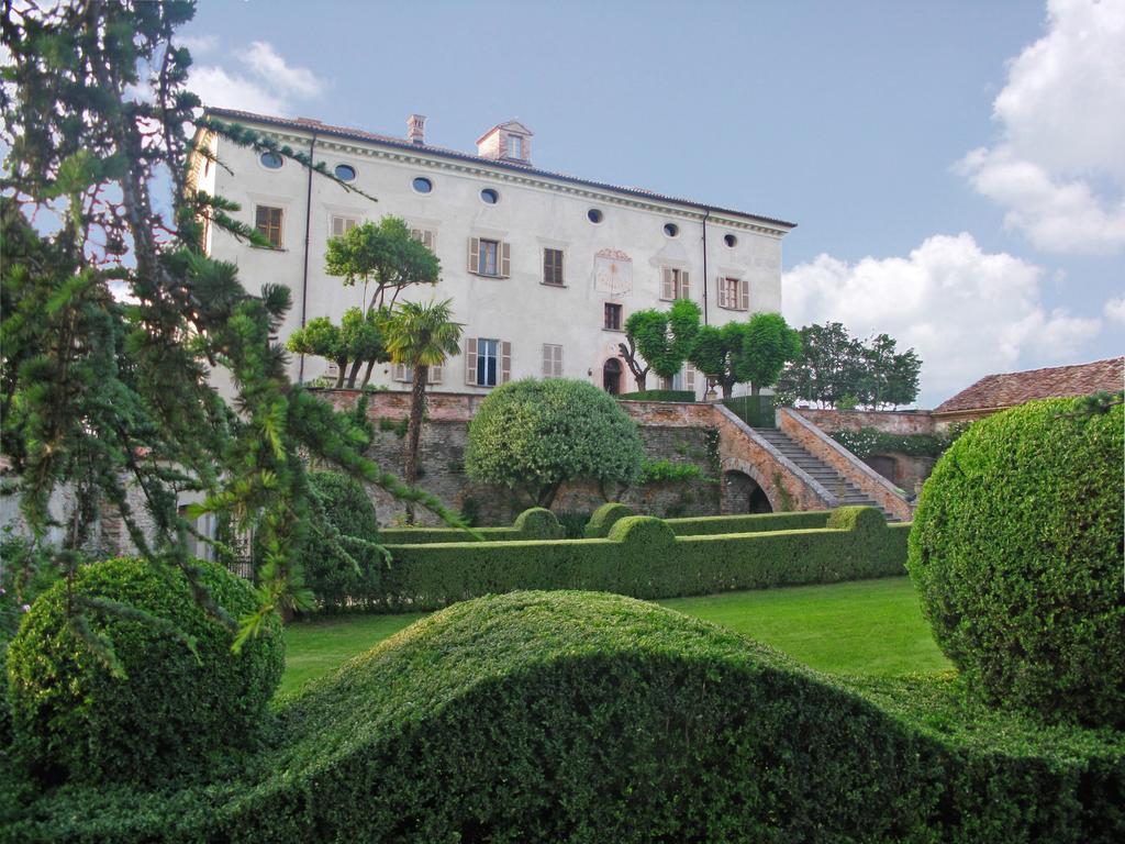 Castello Di Coazzolo Bed and Breakfast Neive Εξωτερικό φωτογραφία