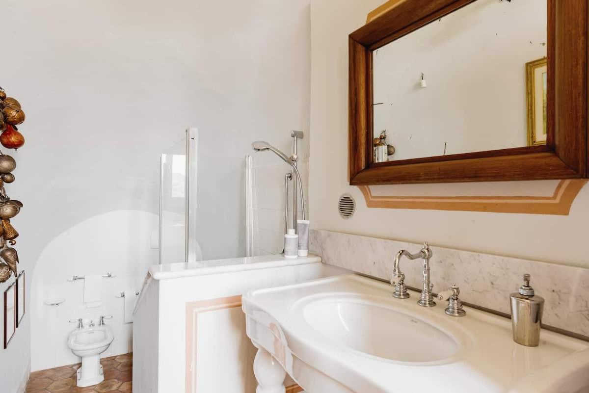 Castello Di Coazzolo Bed and Breakfast Neive Δωμάτιο φωτογραφία