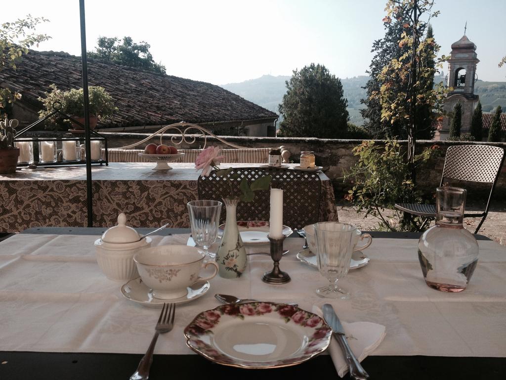 Castello Di Coazzolo Bed and Breakfast Neive Δωμάτιο φωτογραφία